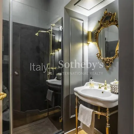 Apartament 4 Locate In *
